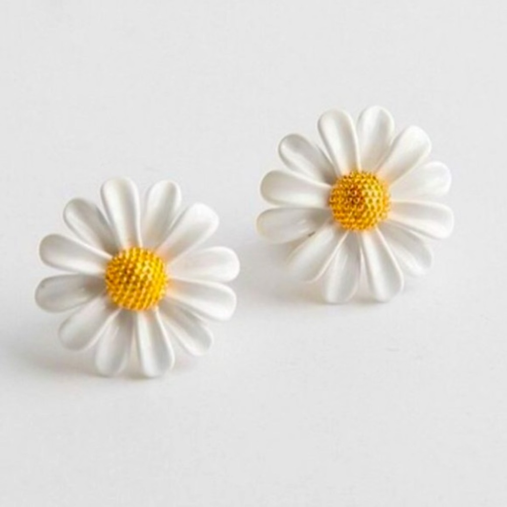 KATE SPADE NEW YORK ♠️ daisy stud earrings 🌼